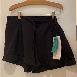 Lululemon Spring Break away shorts